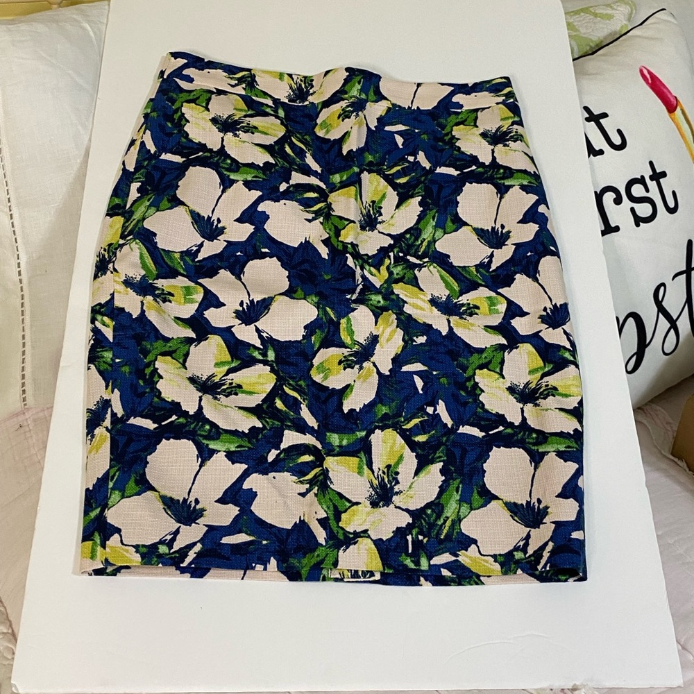 NWT J Crew pencil floral skirt - Picture 8 of 9